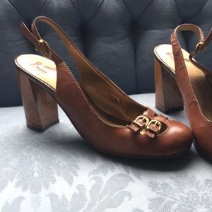 Ladies shoes